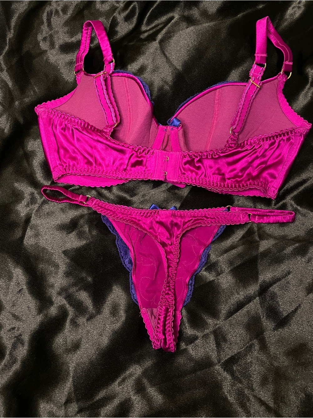 Agent Provocateur Molly Fuchsia Satin/Silk Bra & Thong Set in 34DD, AP2 (US 4) - Picture 5 of 14